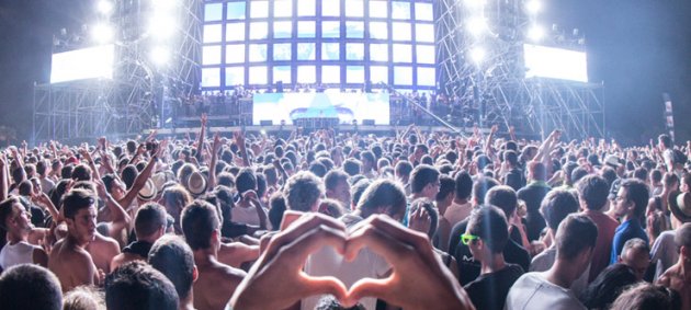 Bühne, Festival, Herz, Hand, Leute, Licht, show