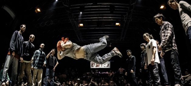 Halle, Menschenmenge, Breakdance Crew, Sprung, Dance, Battle, show